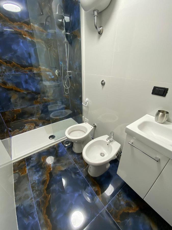 Falu Napoli Centro Camera Con Cucina E Bagno Privato Hotel Exterior foto